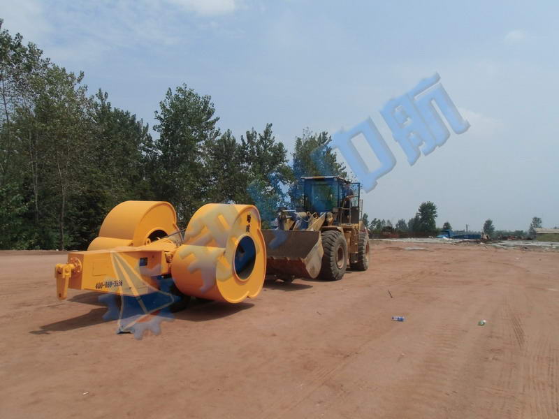中航?jīng)_擊式壓路機(jī)駐湖北武漢辦事處